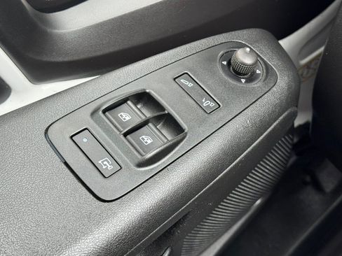 Used 2025 RAM ProMaster 2500 w/ Convenience Group FWD image 7