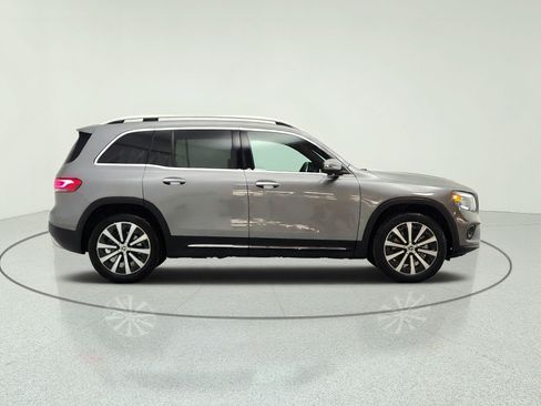 Used 2023 Mercedes-Benz GLB 250 image 4