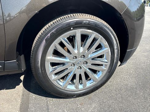 Used 2011 Lincoln MKX AWD w/ 102A Rapid Spec Order Code image 21