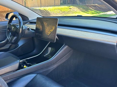 Used 2018 Tesla Model 3 Long Range RWD image 13
