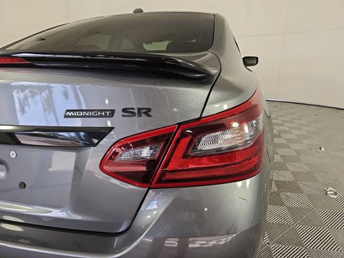 Used 2018 Nissan Altima 2.5 SR w/ SR Midnight Edition FWD image 29