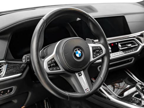 Used 2022 BMW X7 xDrive40i w/ M Sport Package AWD/4WD image 12