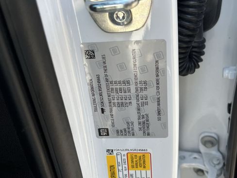 Used 2025 GMC Yukon XL Denali AWD/4WD image 43