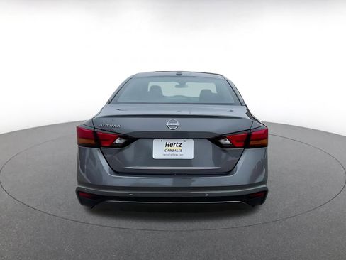 Used 2025 Nissan Altima 2.5 SV image 12