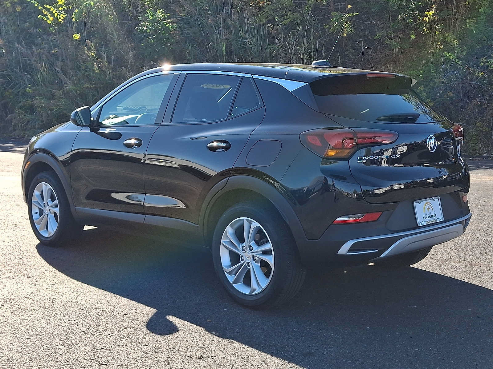 Used 2023 Buick Encore GX Preferred w/ Cold Weather Comfort Package AWD/4WD image 5