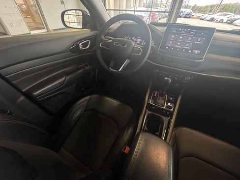 Used 2025 Jeep Compass Trailhawk image 38