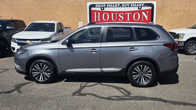 Used 2020 Mitsubishi Outlander SE FWD image 1