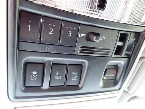 Used 2023 Toyota 4Runner 40th Anniversary SE AWD/4WD image 26