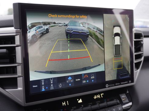 Used 2024 Toyota Tundra Limited image 28