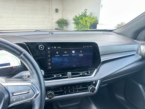 Used 2025 Chevrolet Equinox LT image 21