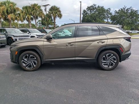 Certified 2025 Hyundai Tucson Limited AWD/4WD image 7