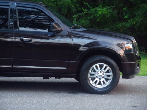Used 2013 Ford Expedition EL Limited AWD/4WD image 28