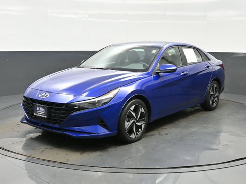 Used 2023 Hyundai Elantra SEL w/ Convenience Package image 2
