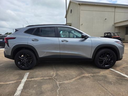 Used 2025 Chevrolet Trax ACTIV w/ Sunroof Package FWD image 4