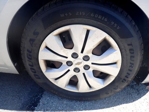 Used 2012 Chevrolet Cruze LS image 11