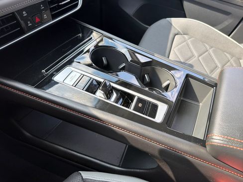 Certified 2024 Volkswagen Atlas Peak Edition SEL AWD/4WD image 18