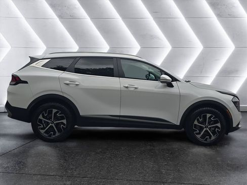 Used 2023 Kia Sportage EX AWD/4WD image 6