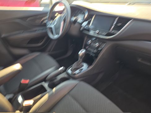 Used 2021 Buick Encore Preferred image 3