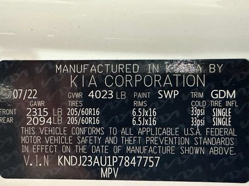 Used 2023 Kia Soul LX w/ LX Technology Package FWD image 11