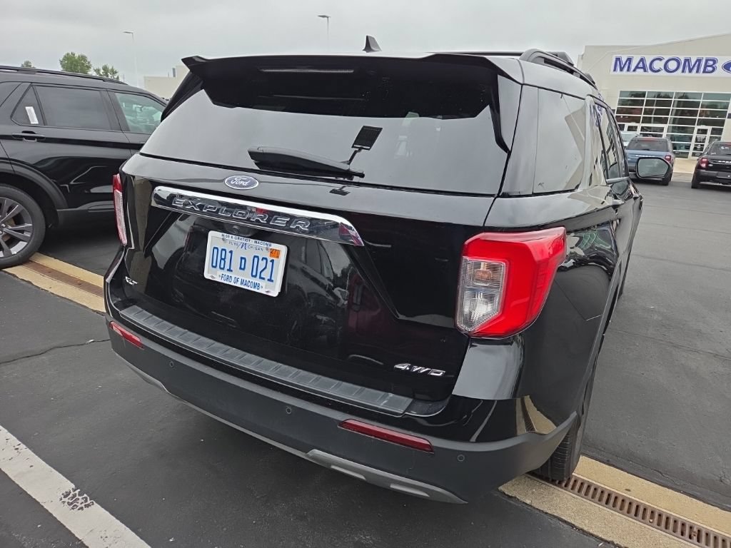 Certified 2023 Ford Explorer XLT w/ Equipment Group 202A AWD/4WD image 8