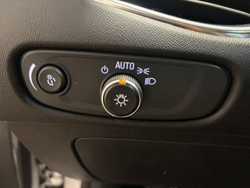Used 2022 Chevrolet Malibu Premier FWD image 15