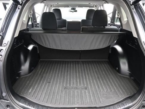Used 2018 Toyota RAV4 XLE AWD/4WD image 28