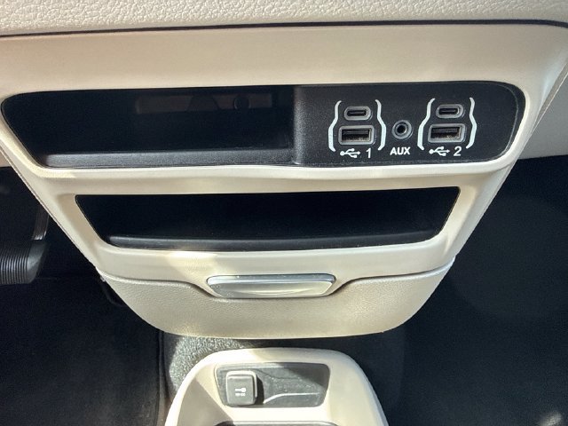 Used 2023 Chrysler Voyager LX FWD image 19
