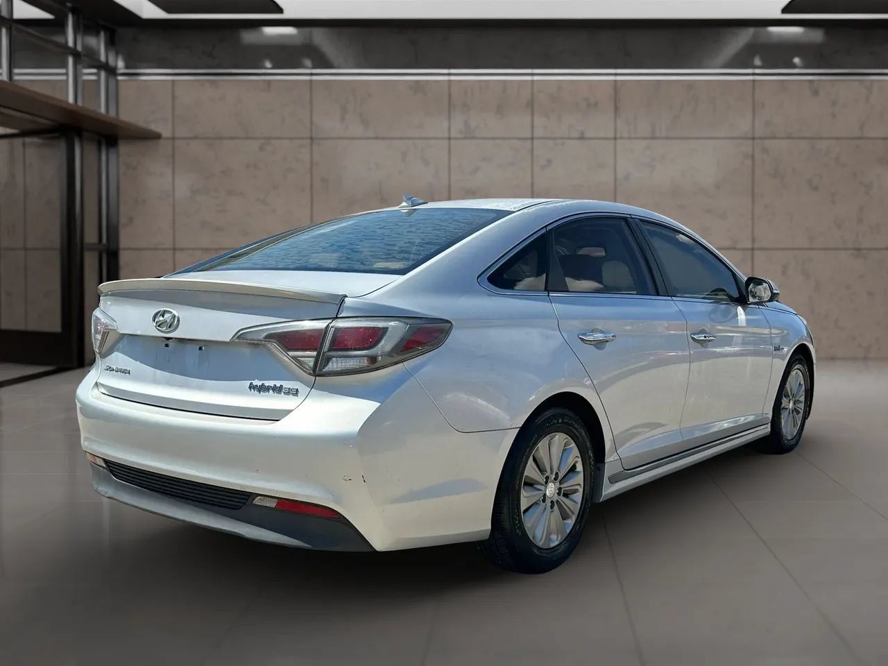 Used 2016 Hyundai Sonata SE FWD image 2