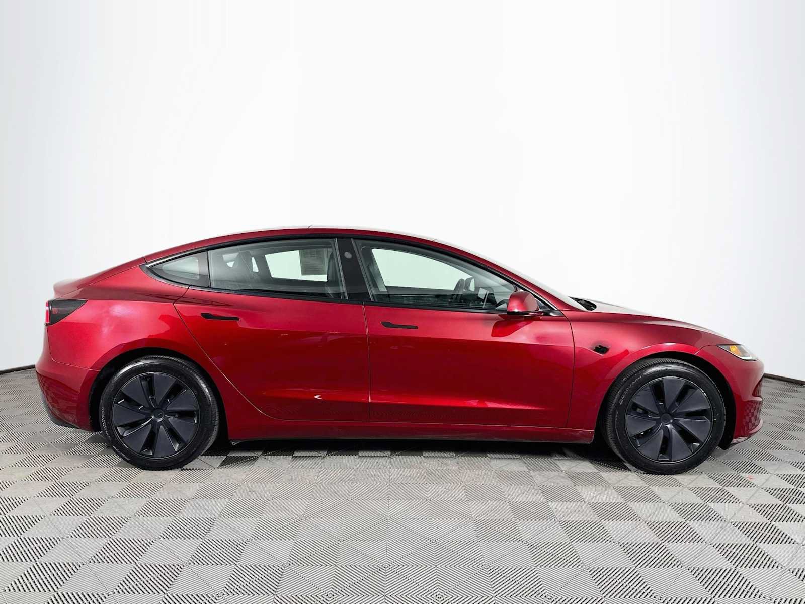 Used 2024 Tesla Model 3 Standard Range RWD image 4
