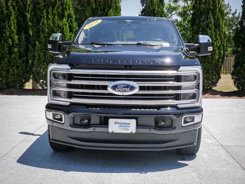 Used 2025 Ford F250 Platinum w/ Platinum Plus Package AWD/4WD image 3