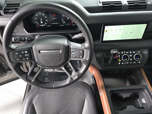 Used 2024 Land Rover Defender 110 X-Dynamic SE AWD/4WD image 15