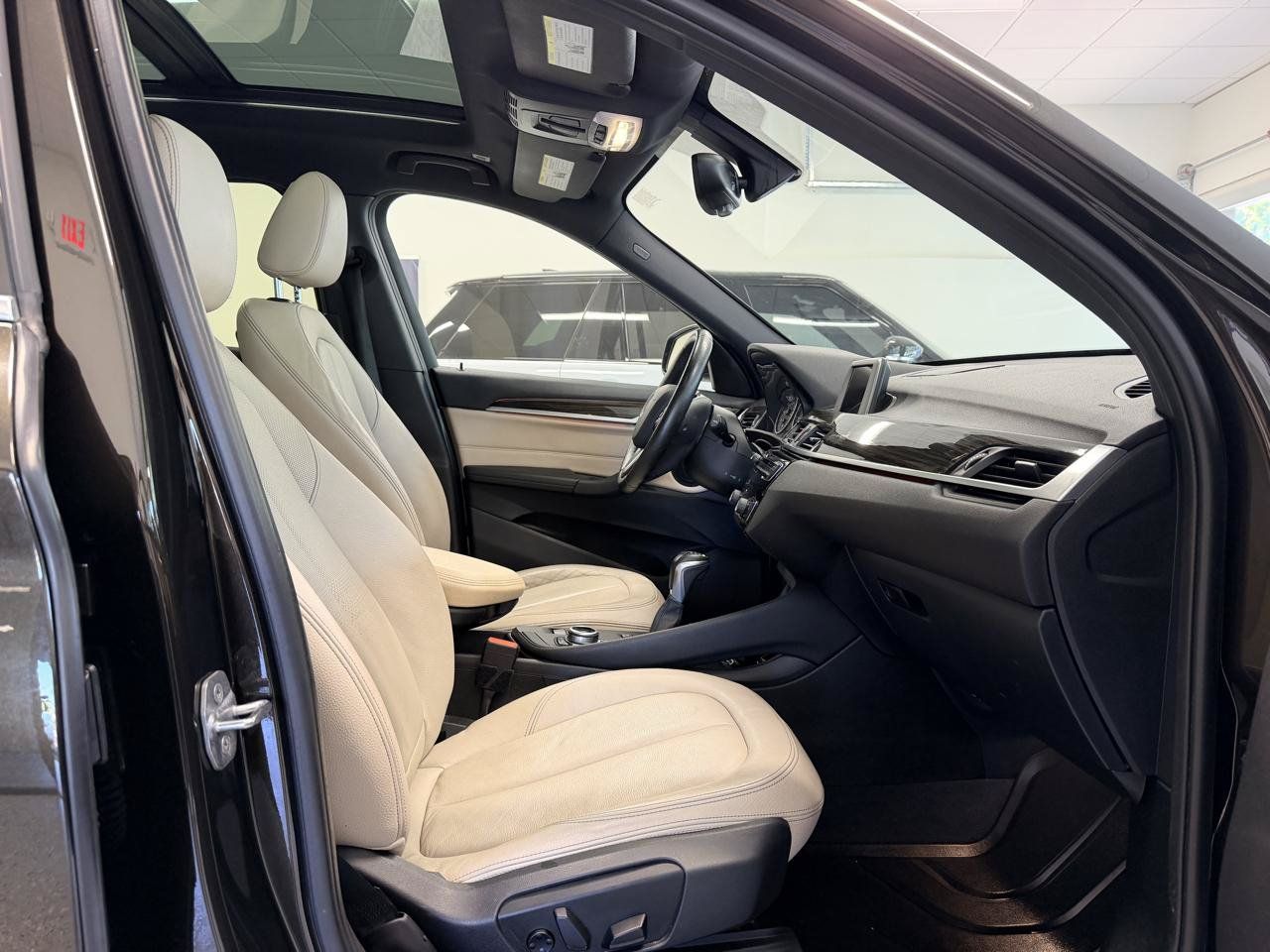 Used 2017 BMW X1 xDrive28i AWD/4WD image 24