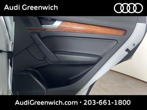 Used 2023 Audi Q5 2.0T Premium w/ Convenience Package AWD/4WD image 14