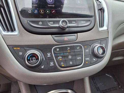 Used 2019 Chevrolet Malibu Premier w/ Sun and Wheel Package image 18