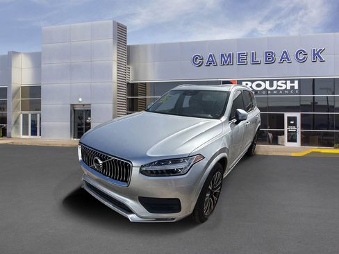 Used 2020 Volvo XC90 T5 Momentum FWD image 2