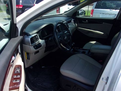 Used 2018 Kia Sorento FWD image 15