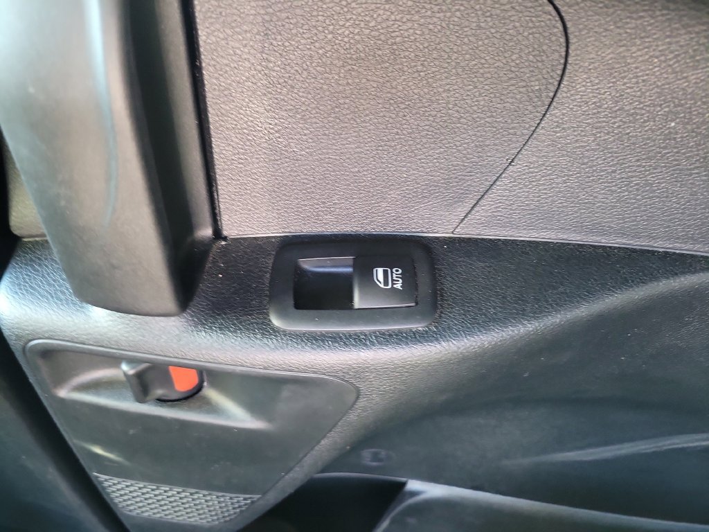 Used 2025 Chrysler Pacifica Select FWD image 21