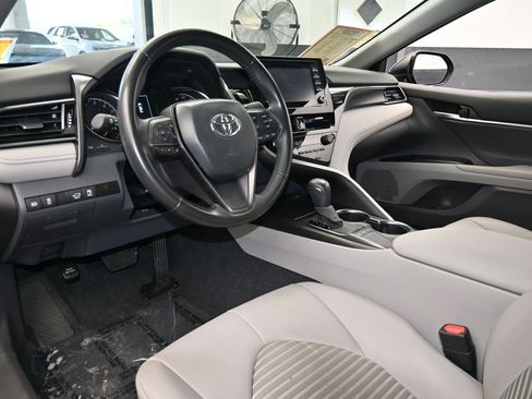 Used 2024 Toyota Camry SE image 13