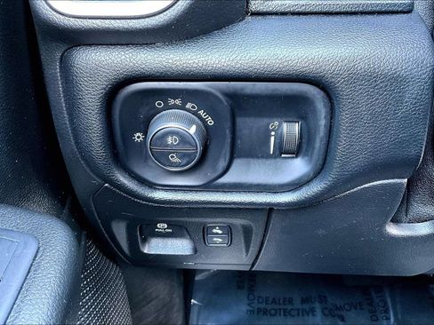 Used 2021 RAM 1500 Big Horn AWD/4WD image 16