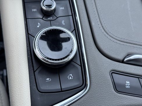 Used 2021 Cadillac XT5 Premium Luxury image 25