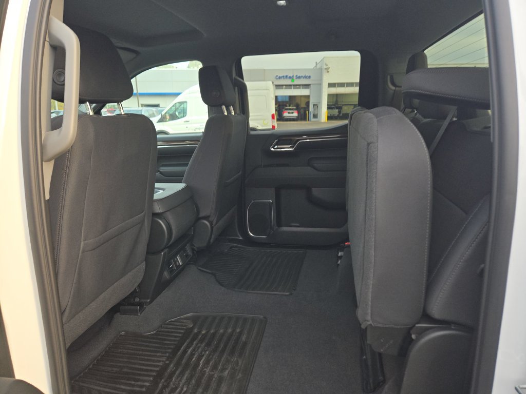Used 2024 Chevrolet Silverado 1500 LT AWD/4WD image 19