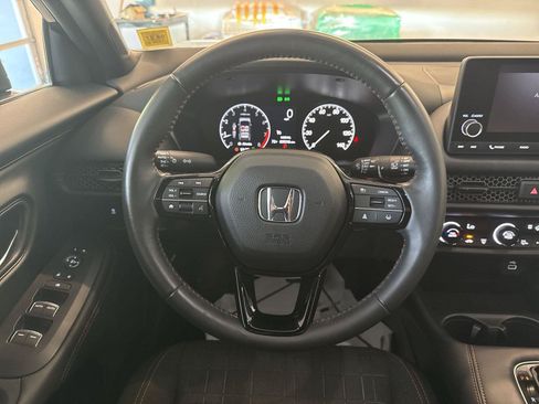 Used 2024 Honda HR-V Sport image 11
