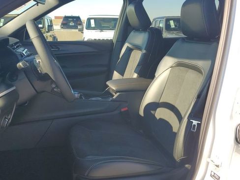 New 2025 Jeep Grand Cherokee L Altitude image 19