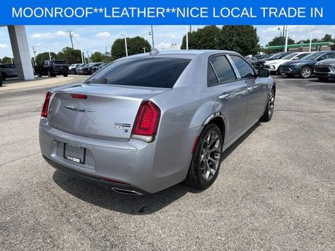 Used 2018 Chrysler 300 S w/ 300S Premium Group RWD image 11