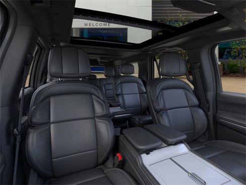 New 2025 Lincoln Navigator L Reserve w/ Jet Appearance Package image 10