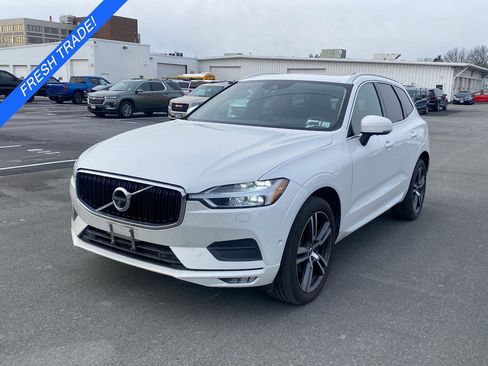 Used 2018 Volvo XC60 T6 Momentum w/ Advanced Package image 2