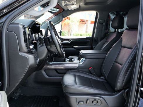 Used 2024 Chevrolet Silverado 2500 LTZ w/ LTZ Premium Package AWD/4WD image 20