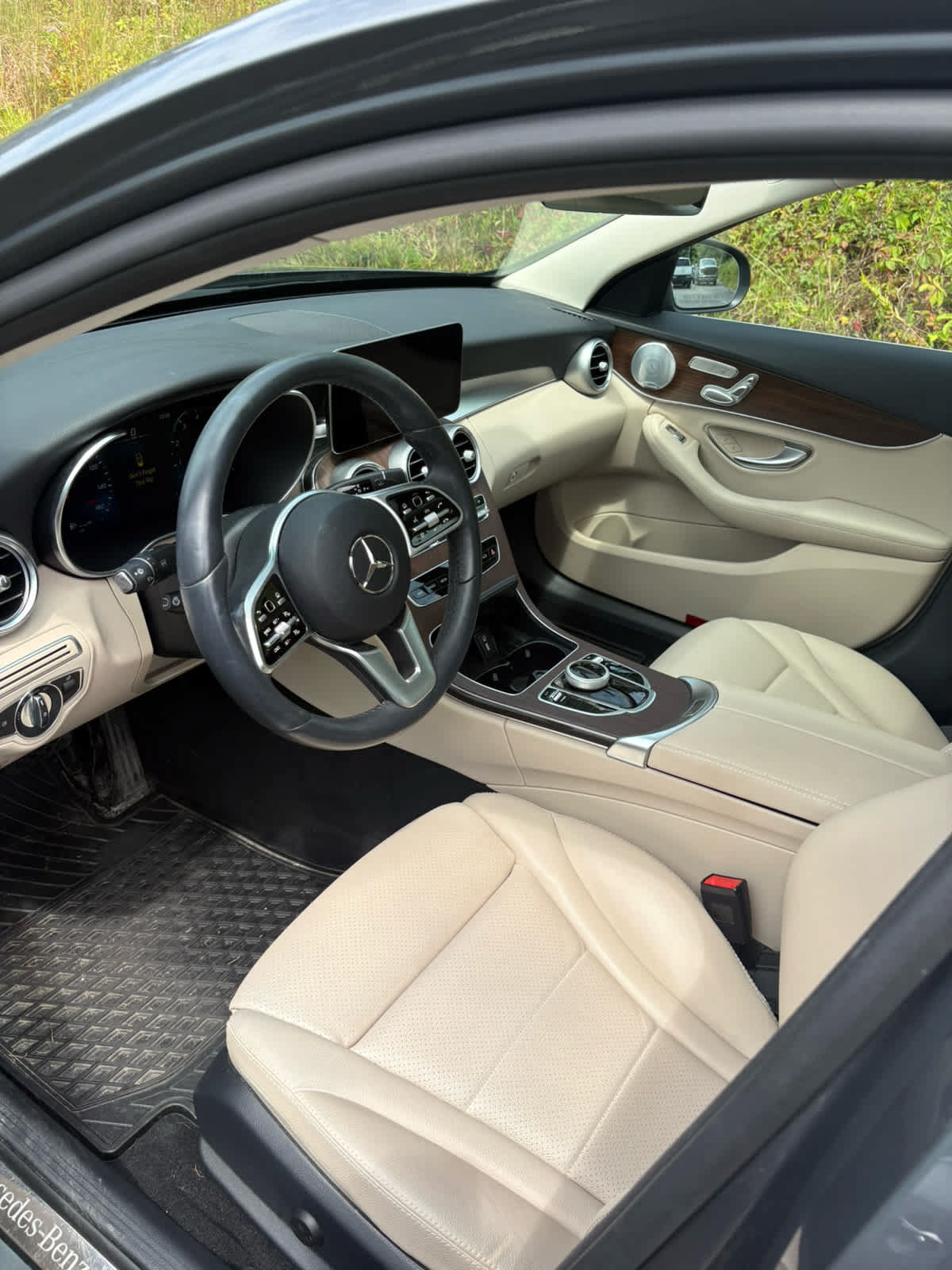 Used 2021 Mercedes-Benz C 300 4MATIC Sedan image 2