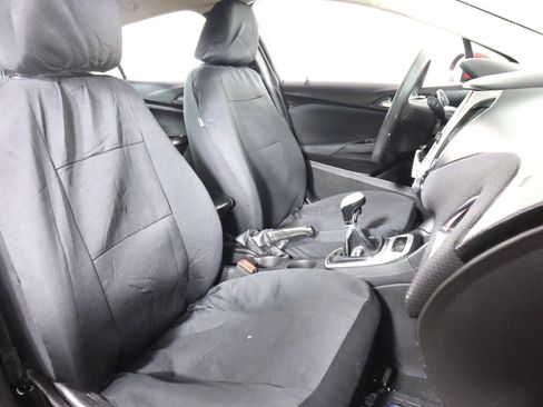 Used 2018 Chevrolet Cruze LS image 29