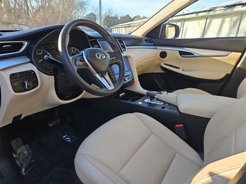 Used 2020 INFINITI QX50 Luxe w/ Cargo Package image 4